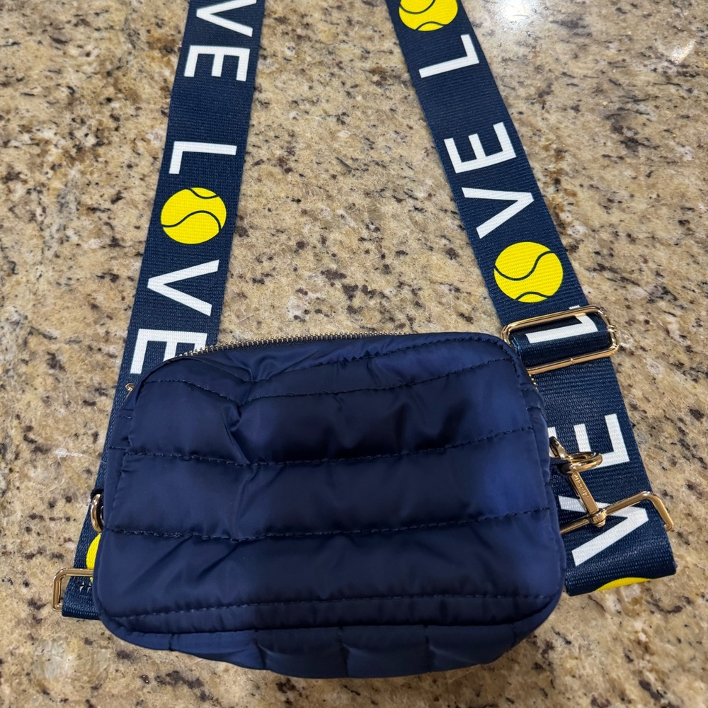 🎾 Ella Quilted Puffy Messenger Bag